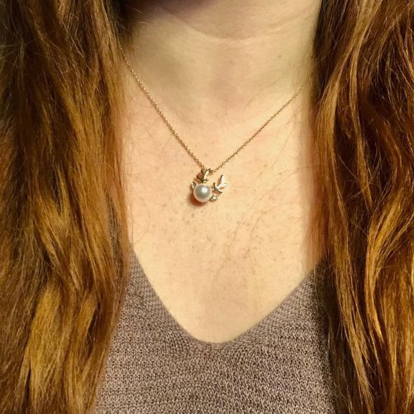 Pearl Deer Necklace (Gold) - Picture 2 of 6
